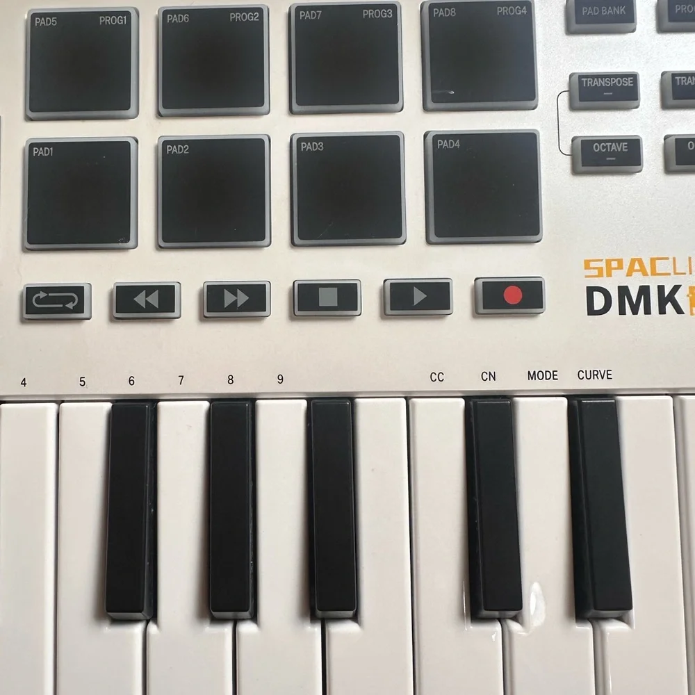 DMK-25 White MIDI Keyboard Controller